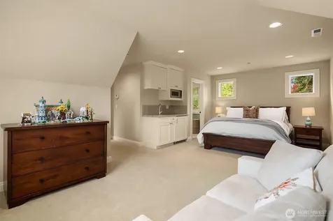 9 Diamond S Ranch Bellevue WA 98004