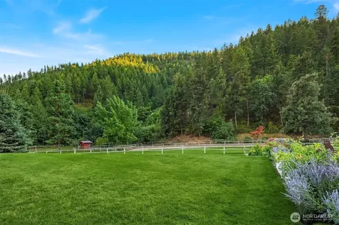 951 Willems Road Cashmere WA 98815
