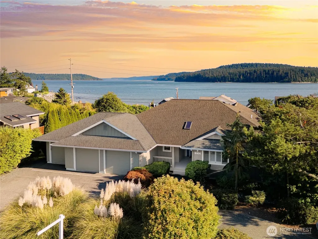 6404 Warren Street Anacortes WA 98221