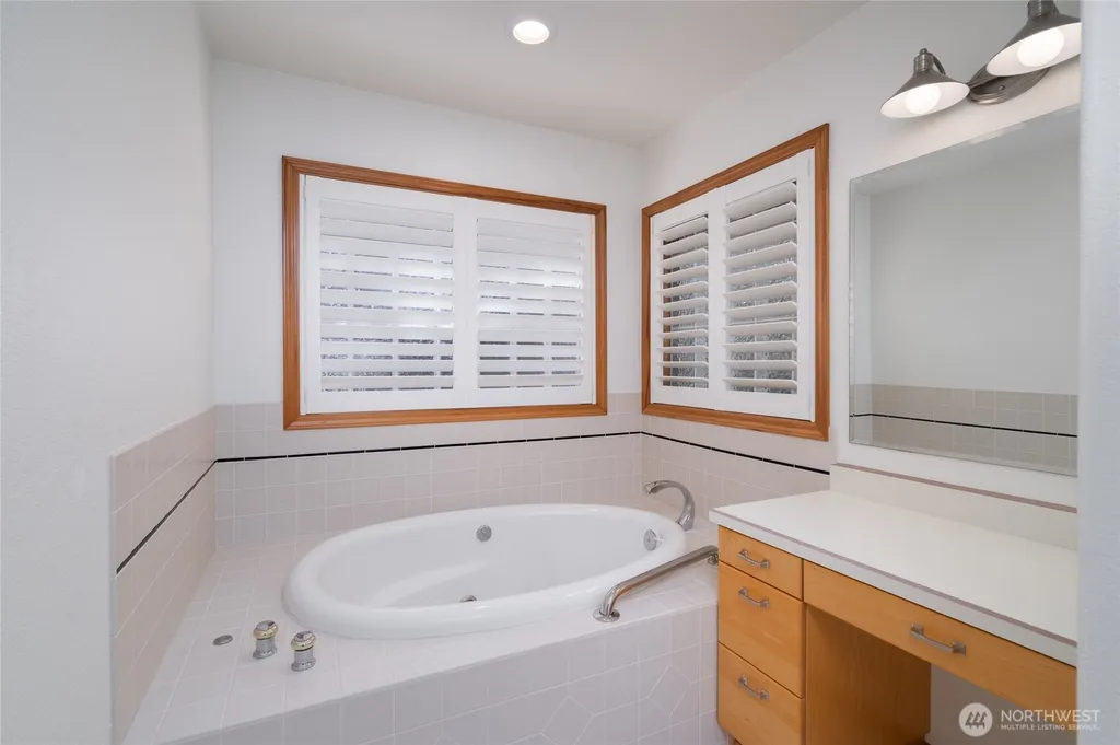 6404 Warren Street Anacortes WA 98221