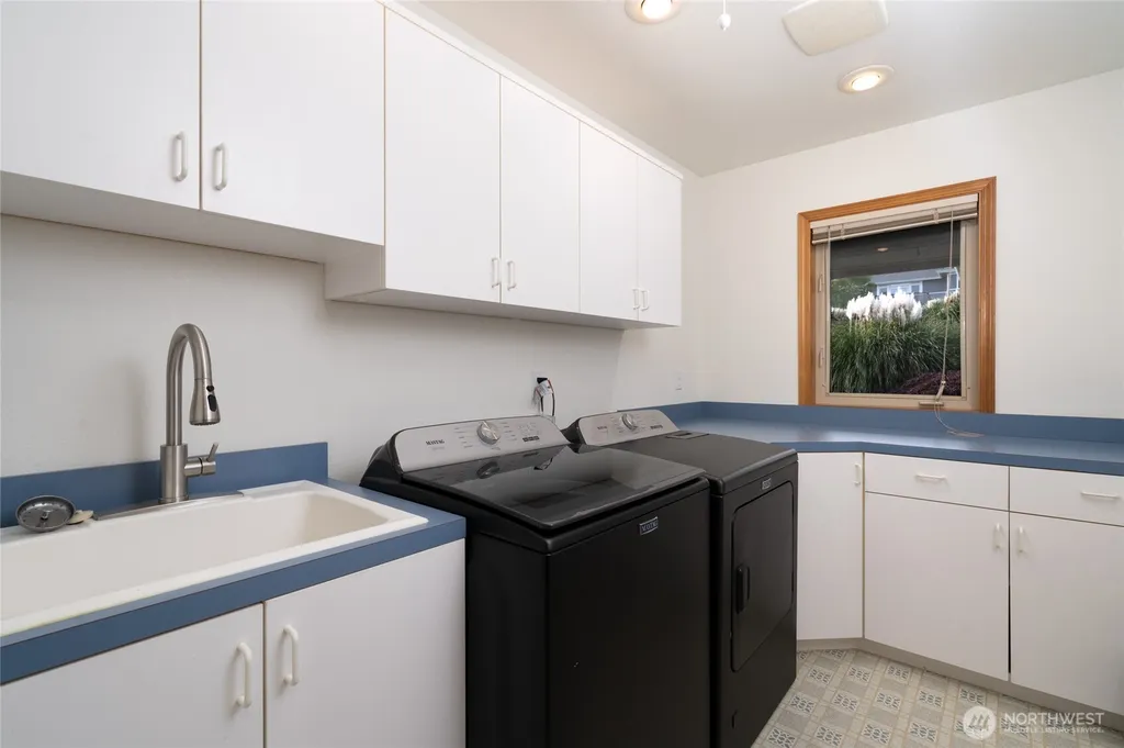 6404 Warren Street Anacortes WA 98221
