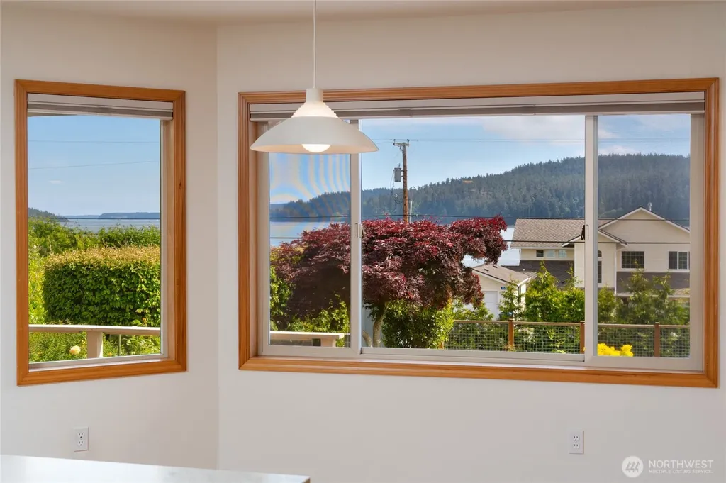 6404 Warren Street Anacortes WA 98221