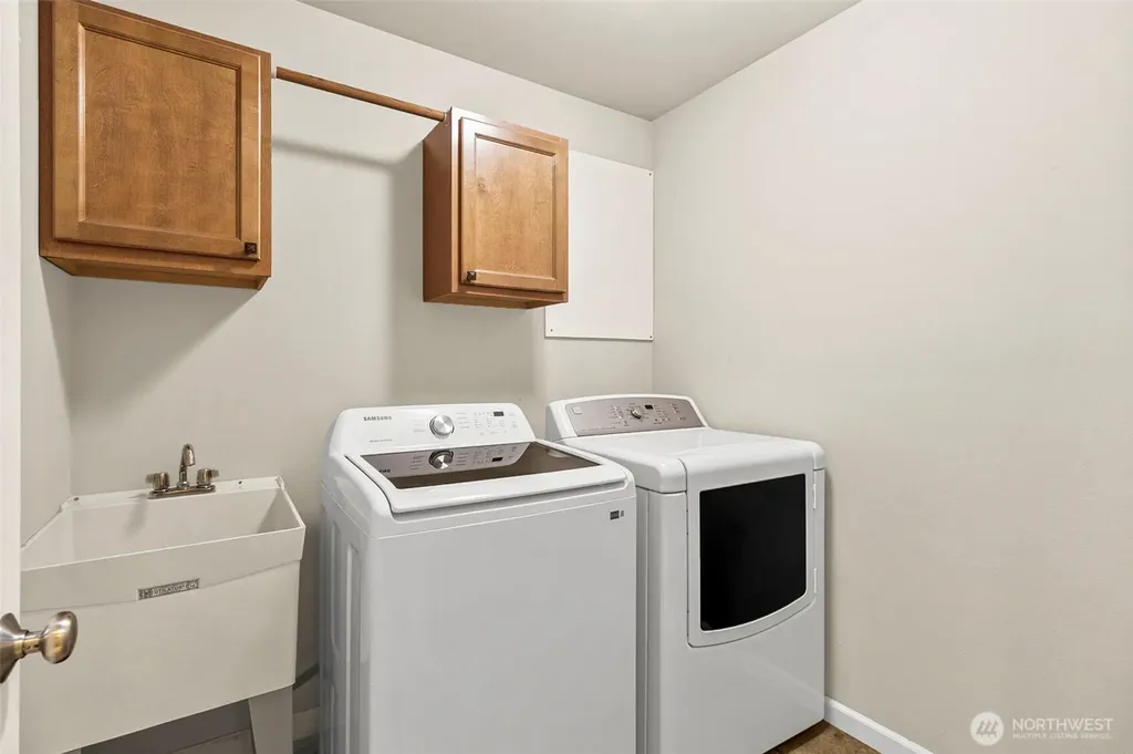 17216 139th Avenue E Puyallup WA 98374