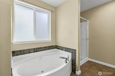 17216 139th Avenue E Puyallup WA 98374