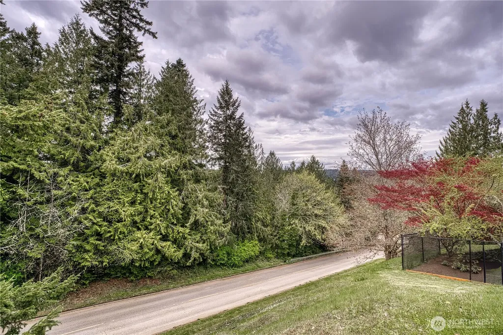 20026 Viking's Crest Loop NE Poulsbo WA 98370