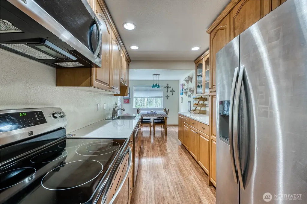 20026 Viking's Crest Loop NE Poulsbo WA 98370