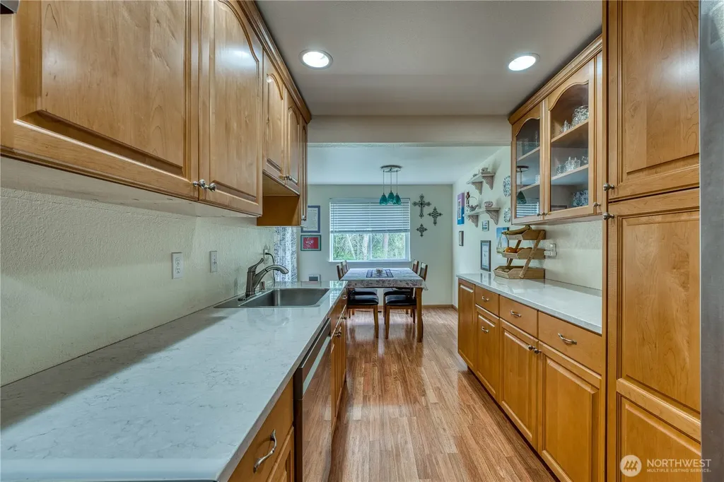 20026 Viking's Crest Loop NE Poulsbo WA 98370