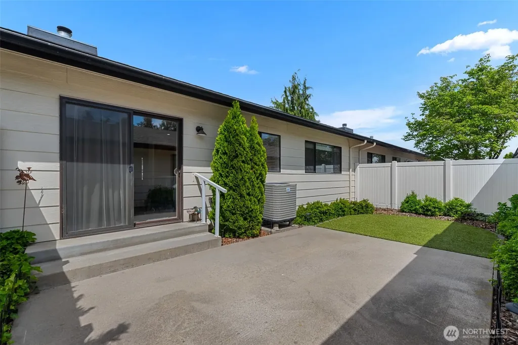 156 Quail Run Boulevard Wenatchee WA 98801
