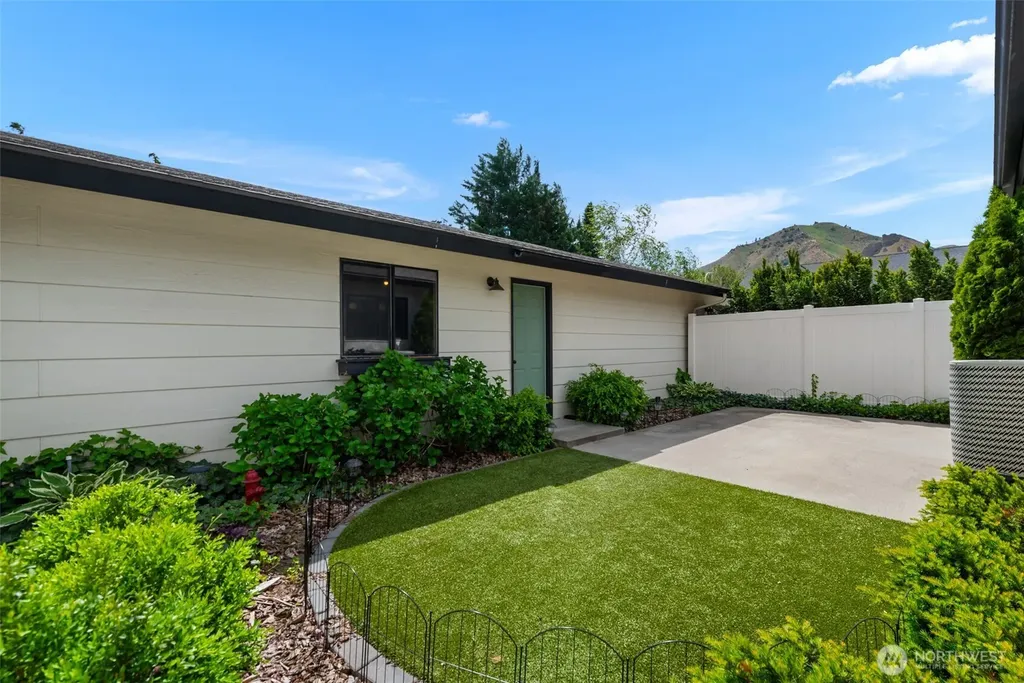 156 Quail Run Boulevard Wenatchee WA 98801