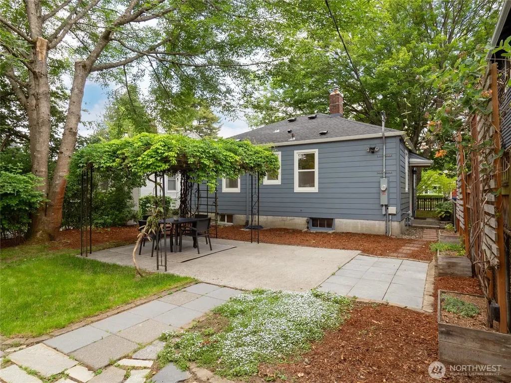 4718 49th Avenue SW Seattle WA 98116