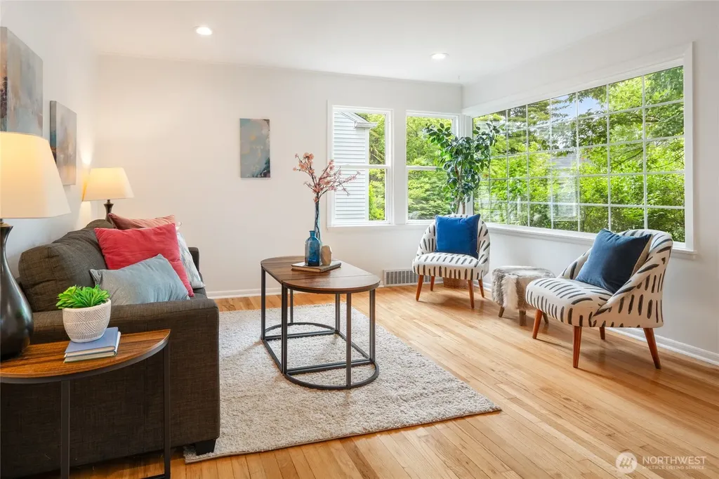 4718 49th Avenue SW Seattle WA 98116