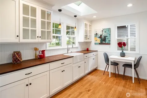 4718 49th Avenue SW Seattle WA 98116