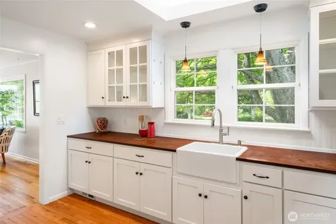 4718 49th Avenue SW Seattle WA 98116
