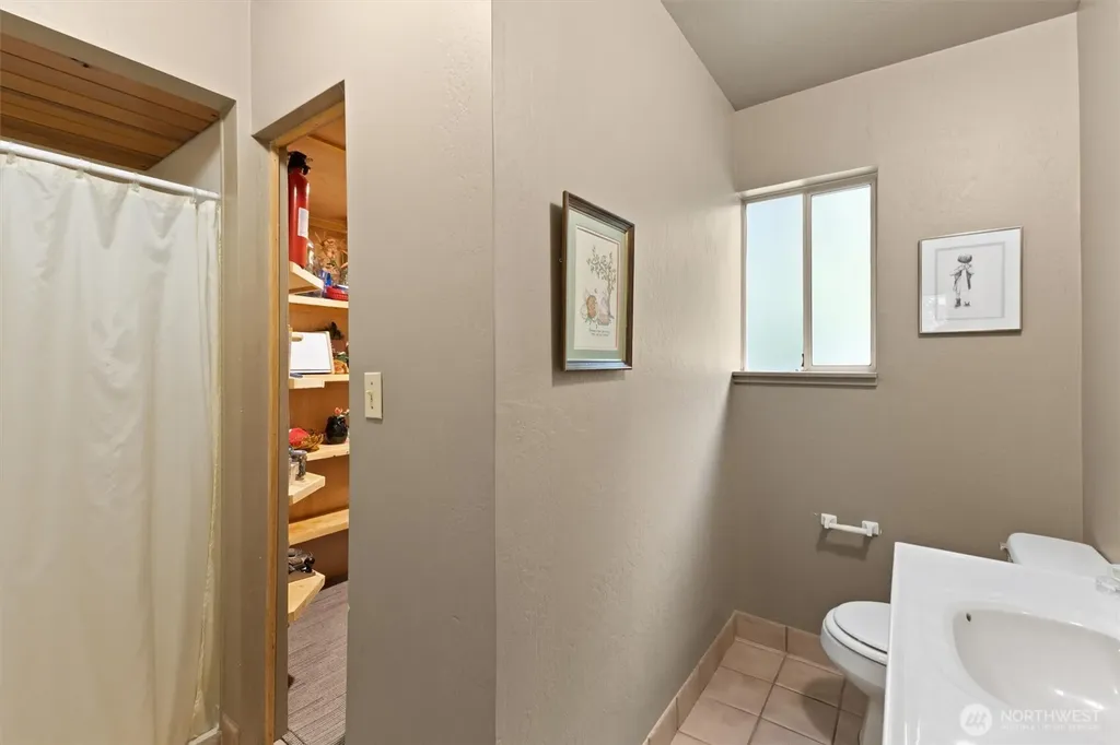 6989 Snoqualmie Place Glacier WA 98244