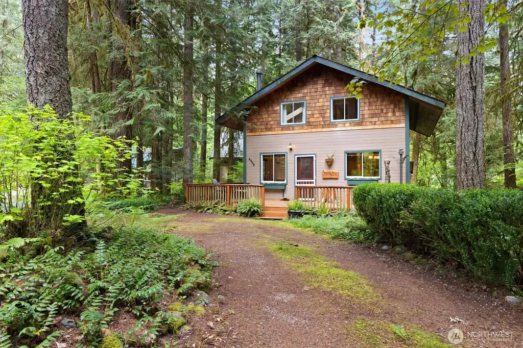 6989 Snoqualmie Place Glacier WA 98244