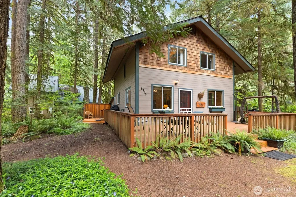 6989 Snoqualmie Place Glacier WA 98244