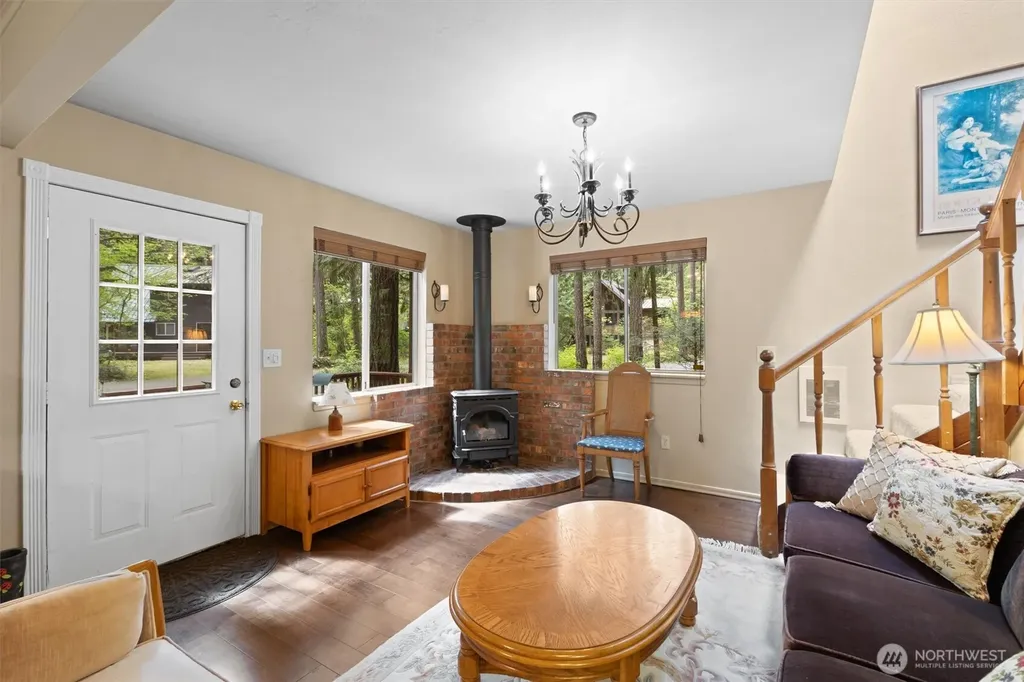 6989 Snoqualmie Place Glacier WA 98244