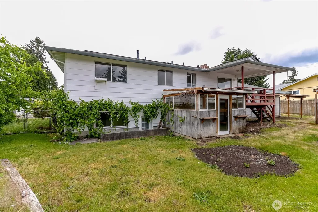 10716 102nd Street SW Tacoma WA 98498