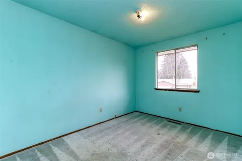 10716 102nd Street SW Tacoma WA 98498