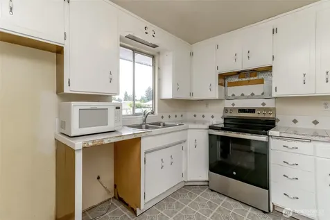 10716 102nd Street SW Tacoma WA 98498