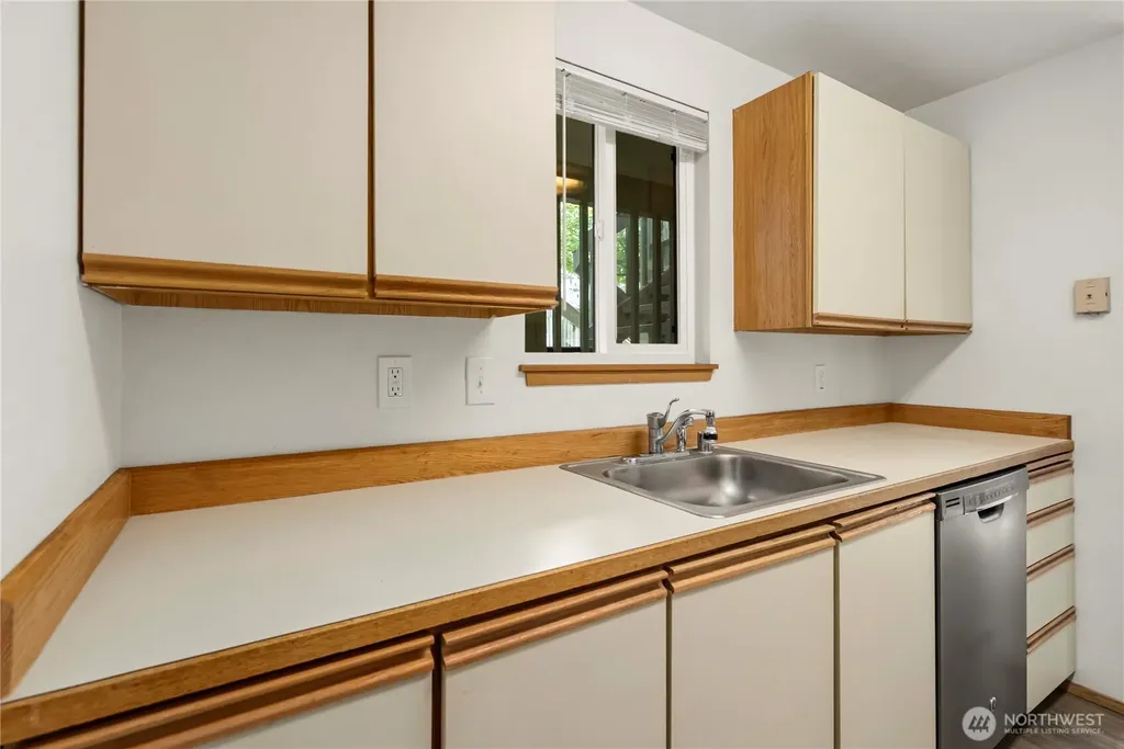 1239 SW 132nd Lane Burien WA 98146