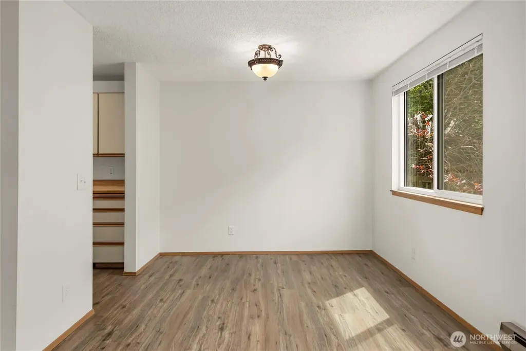 1239 SW 132nd Lane Burien WA 98146