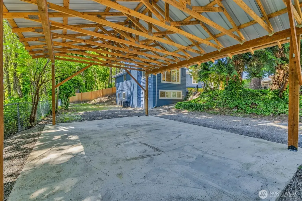 959 Hoquiam Avenue NE Renton WA 98059