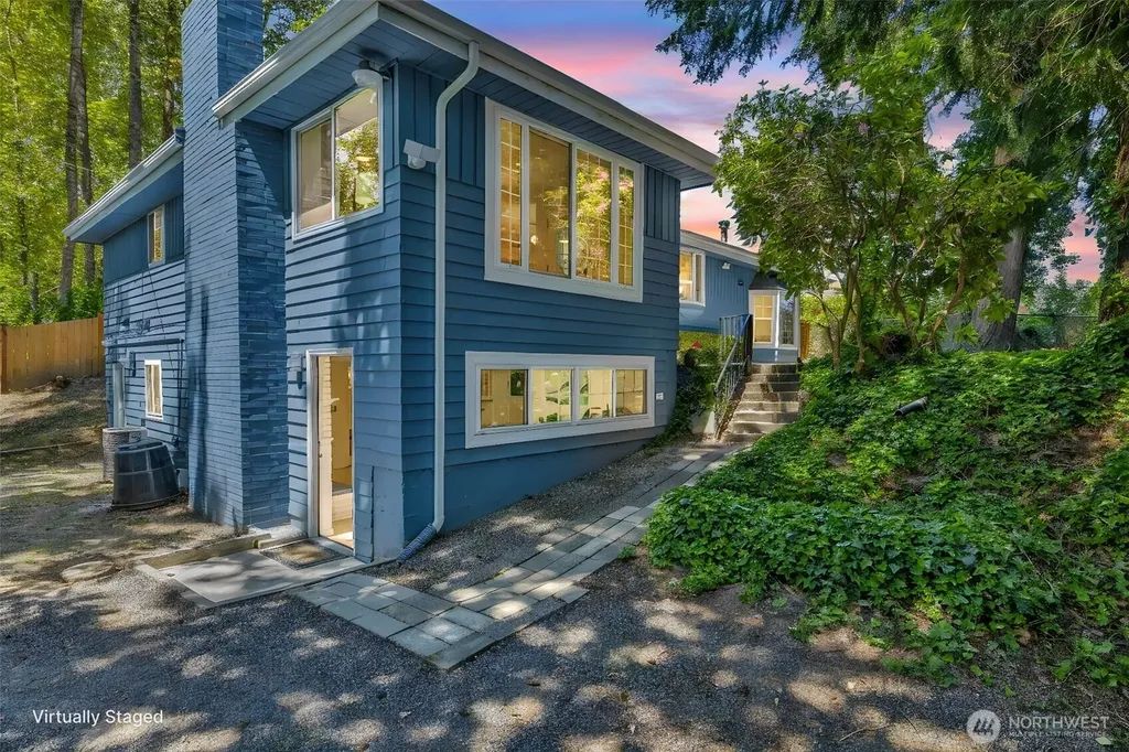 959 Hoquiam Avenue NE Renton WA 98059