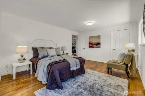 959 Hoquiam Avenue NE Renton WA 98059