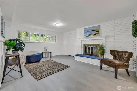959 Hoquiam Avenue NE Renton WA 98059