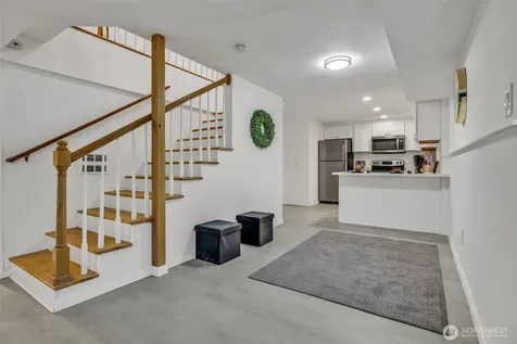 959 Hoquiam Avenue NE Renton WA 98059