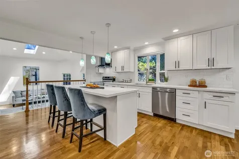 959 Hoquiam Avenue NE Renton WA 98059