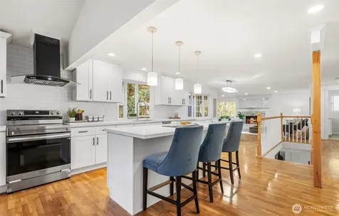 959 Hoquiam Avenue NE Renton WA 98059