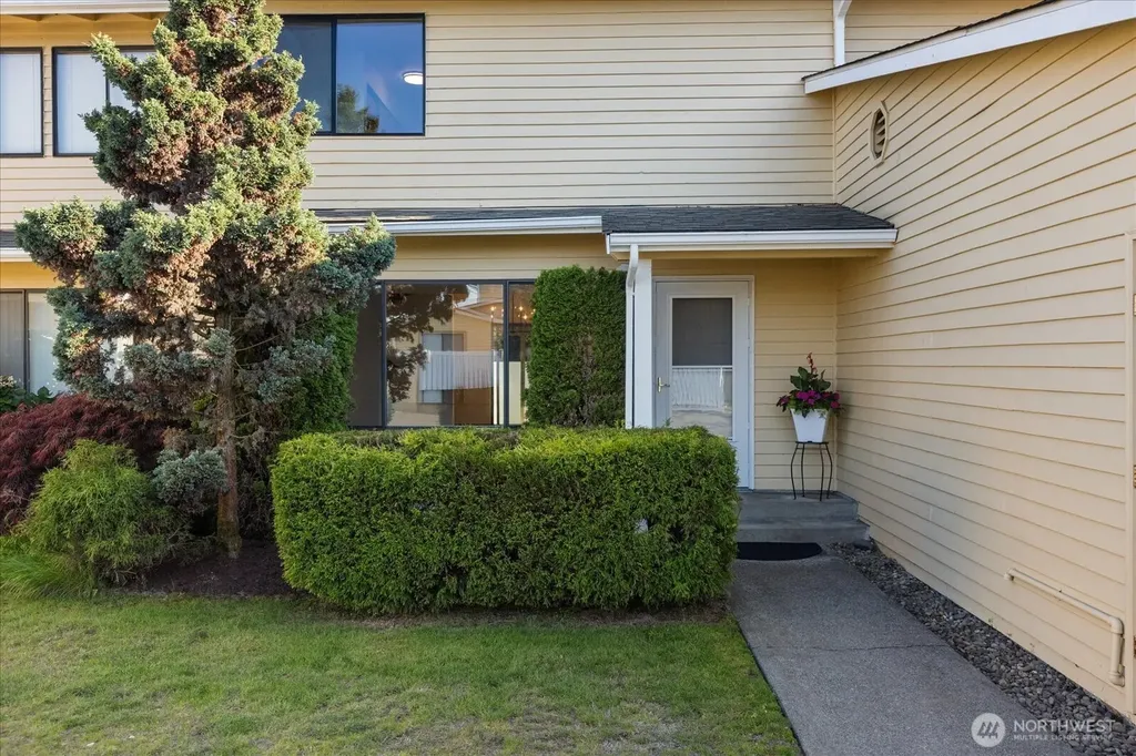 1935 F Street SE Auburn WA 98002
