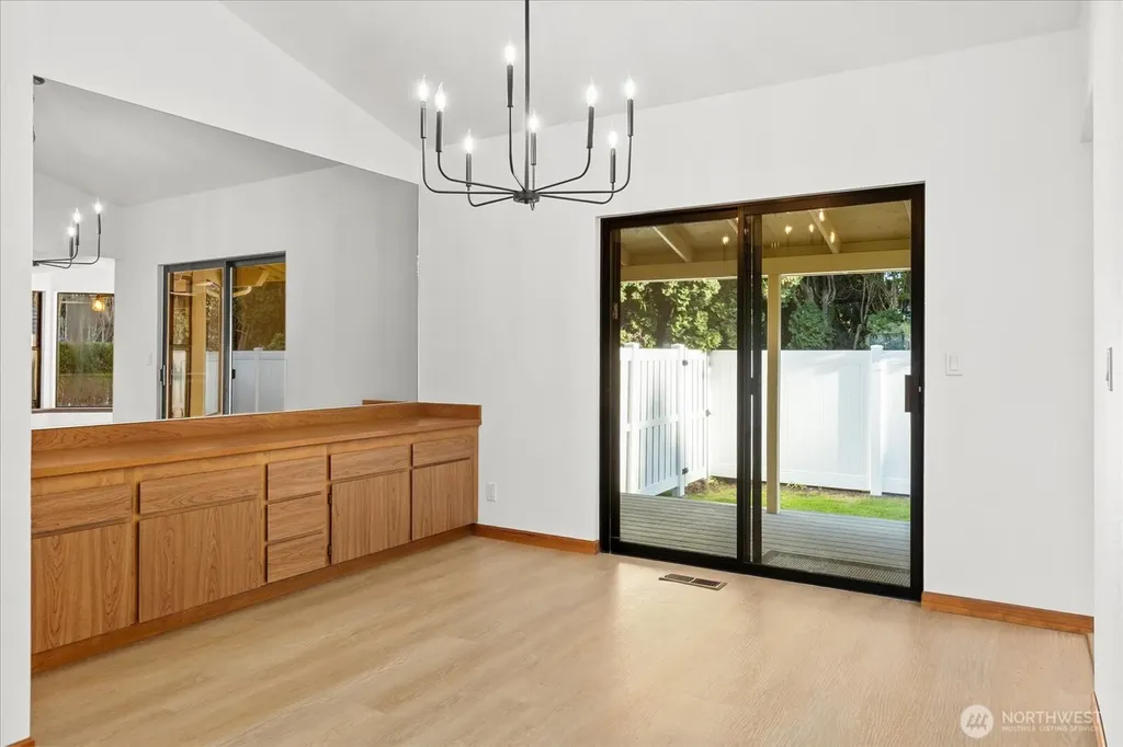 1935 F Street SE Auburn WA 98002