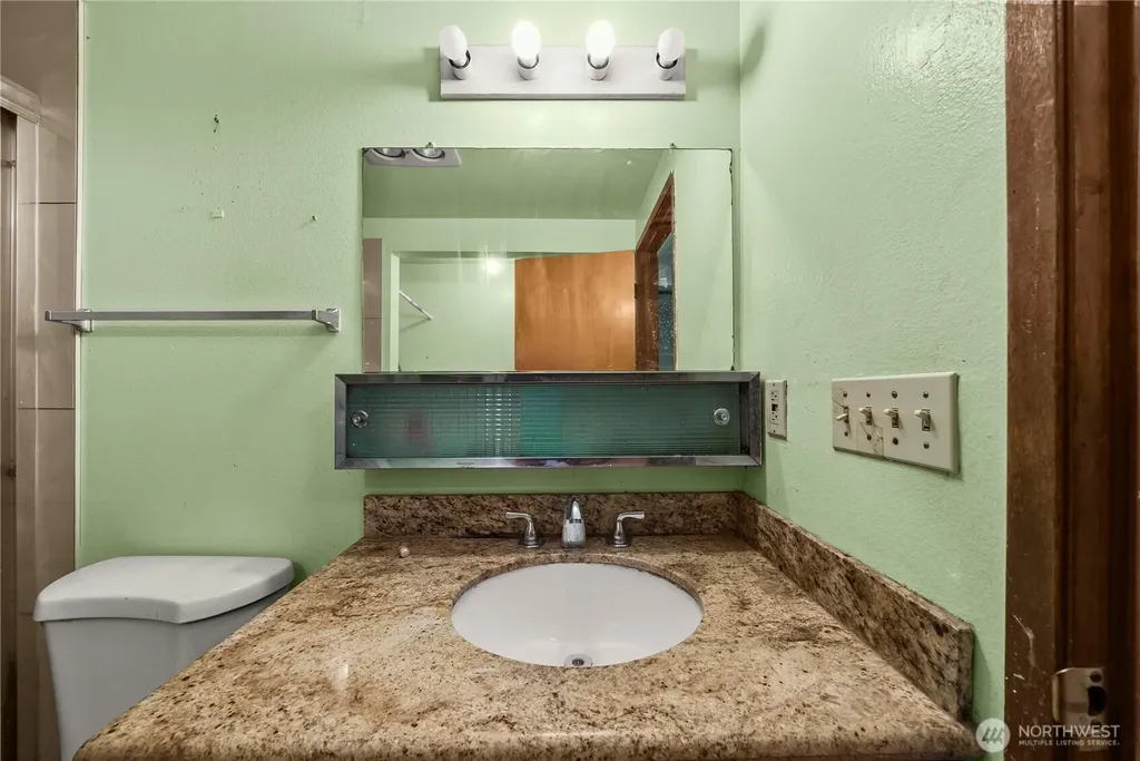 6919 Carleton Avenue S Seattle WA 98108