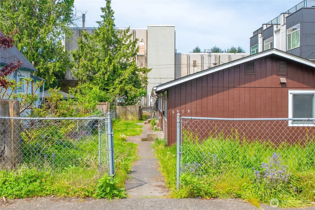 6919 Carleton Avenue S Seattle WA 98108