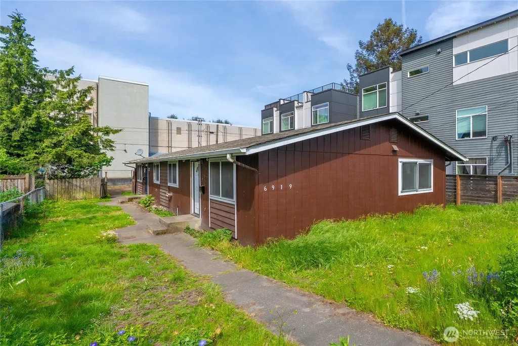 6919 Carleton Avenue S Seattle WA 98108