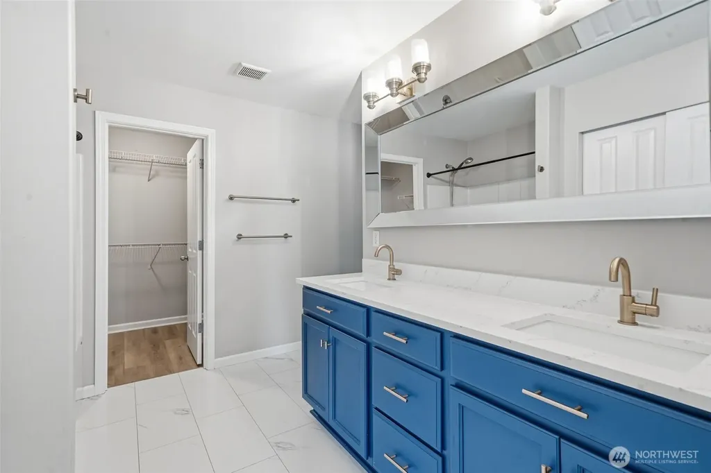 2271 SE Upchurch Way Port Orchard WA 98366