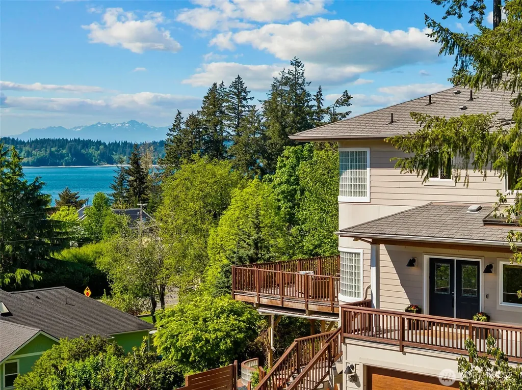 512 72nd Avenue NE Olympia WA 98506