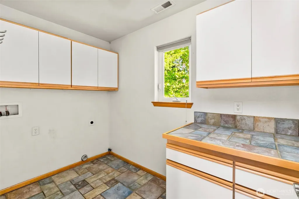 512 72nd Avenue NE Olympia WA 98506