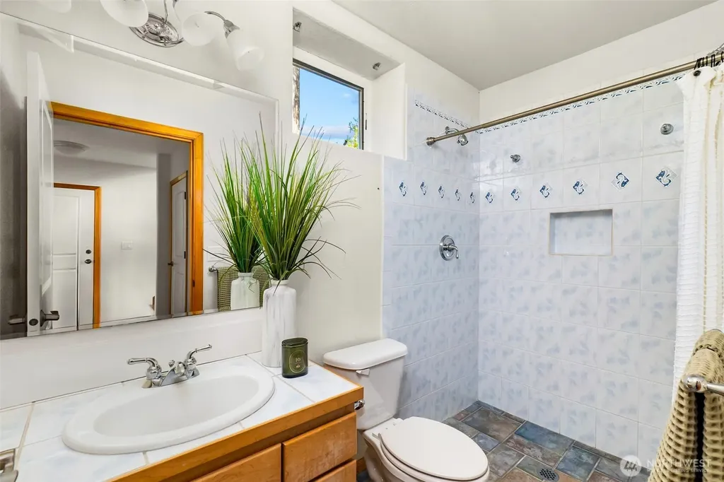 512 72nd Avenue NE Olympia WA 98506