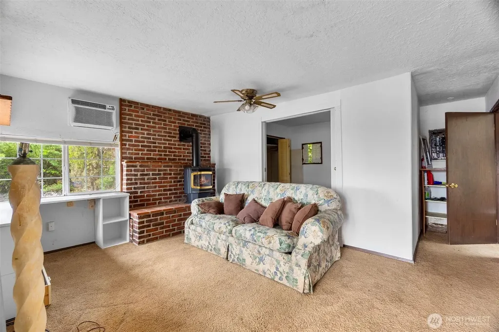 6105 Elizan Drive NW Olympia WA 98502