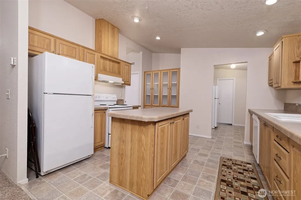 221 SE Fuchsia Avenue Shelton WA 98584