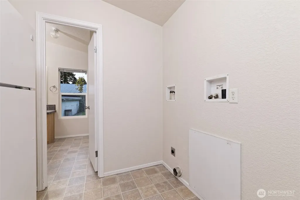 221 SE Fuchsia Avenue Shelton WA 98584