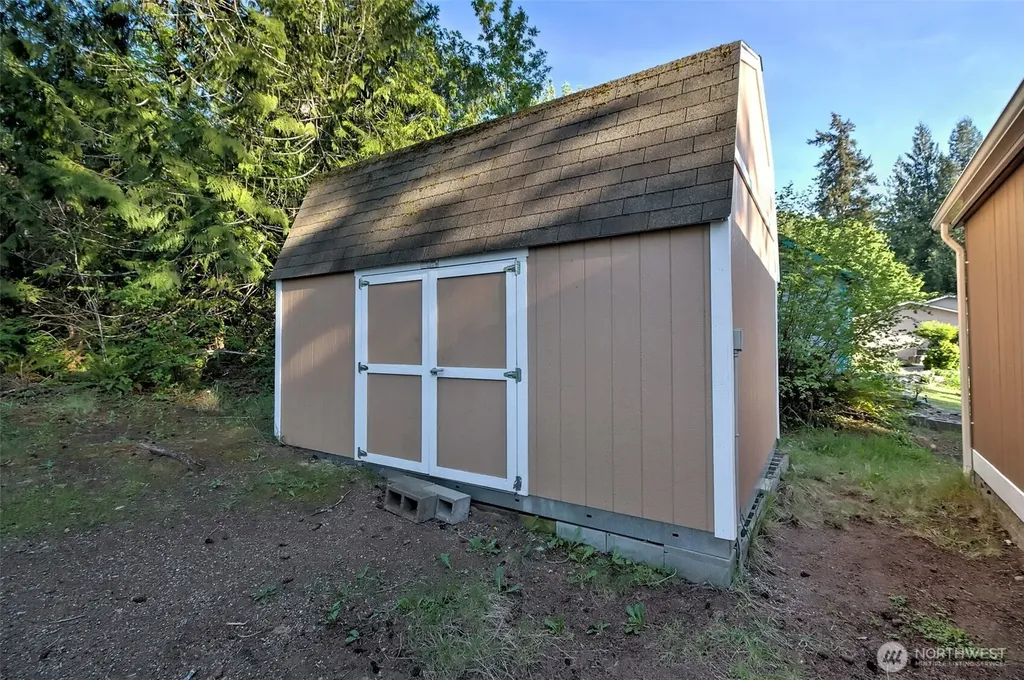 221 SE Fuchsia Avenue Shelton WA 98584