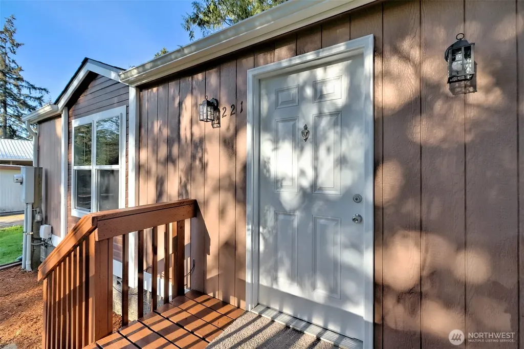 221 SE Fuchsia Avenue Shelton WA 98584