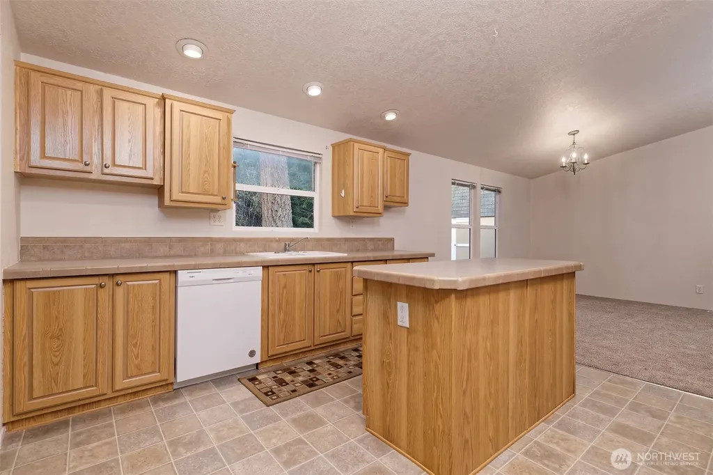 221 SE Fuchsia Avenue Shelton WA 98584