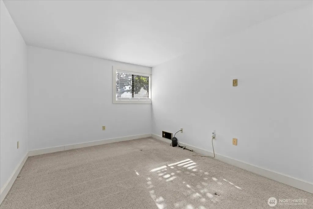 12221 100th Avenue NE Kirkland WA 98034