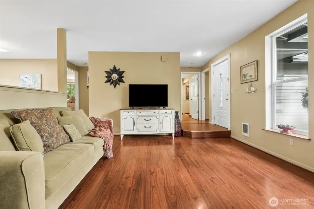 32104 SE Retreat Kanaskat Road Ravensdale WA 98051